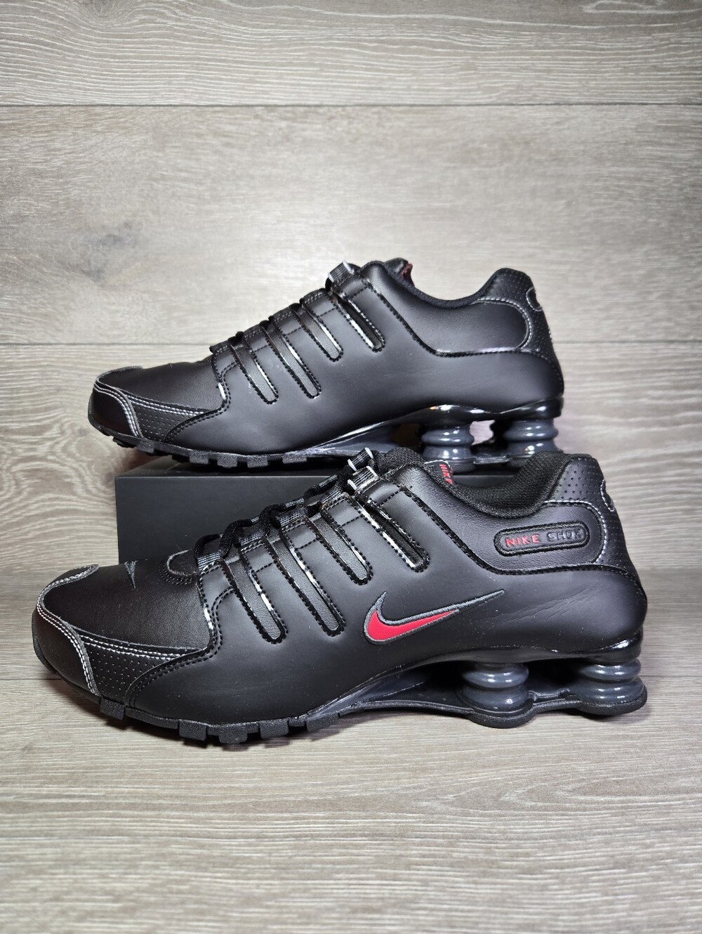 Nike Shox NZ Black / White / Varsity Red Men's Size 10 Brand New 378341 017